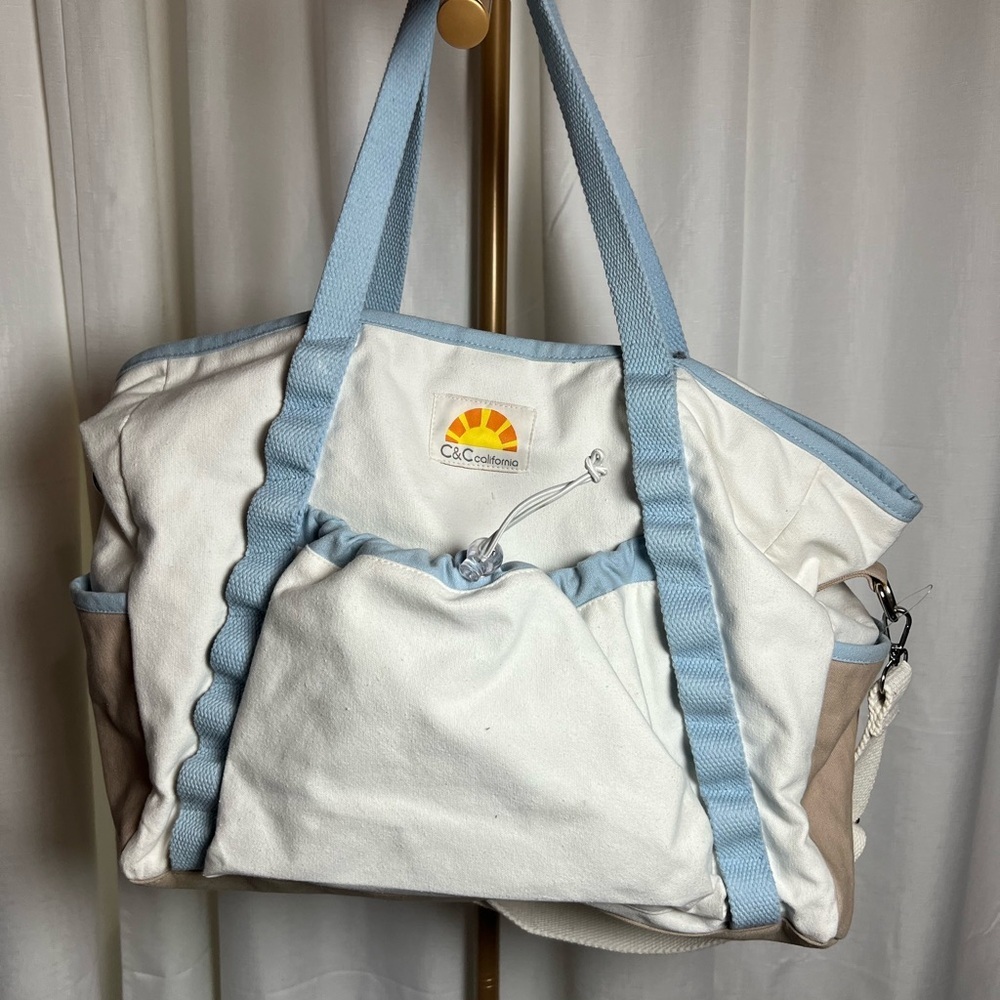 C&C California White and Blue Travel Bag with Sturdy Canvas